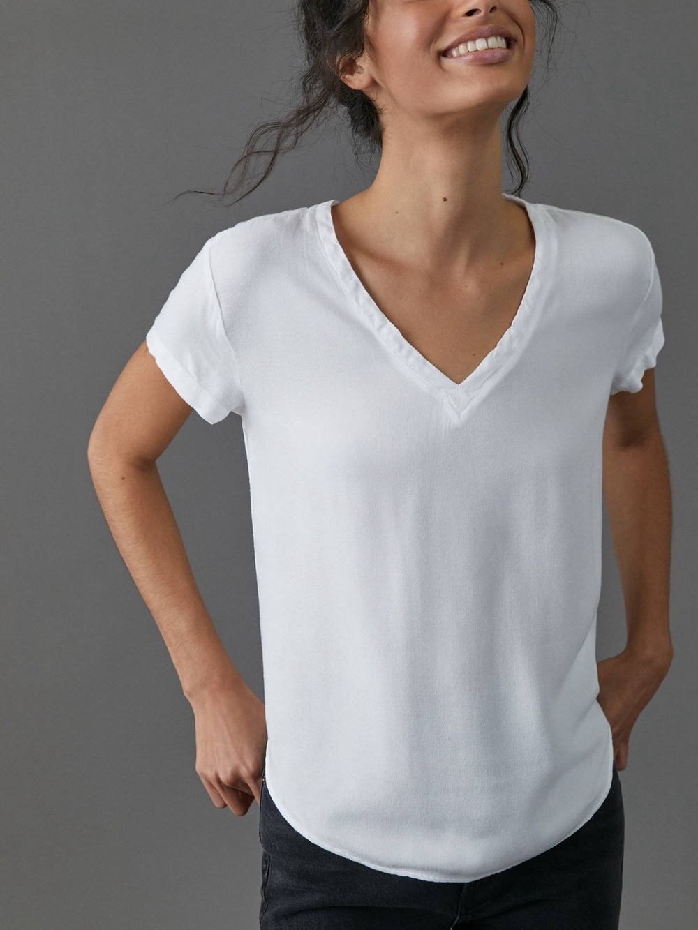 Anthropologie Cloth & Stone White V-Neck High Low Tee Medium